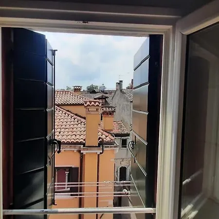 Vicinissimo a Piazza San Marco Silenzioso con Vista sui Campanili-3